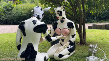 Hucows.com - Anc1lla & Miss Fetilicious – latex hucows outdoors